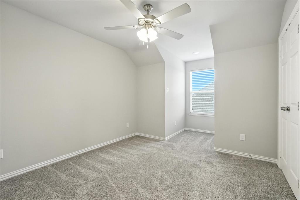 212 Wayside Court Property Photo 17