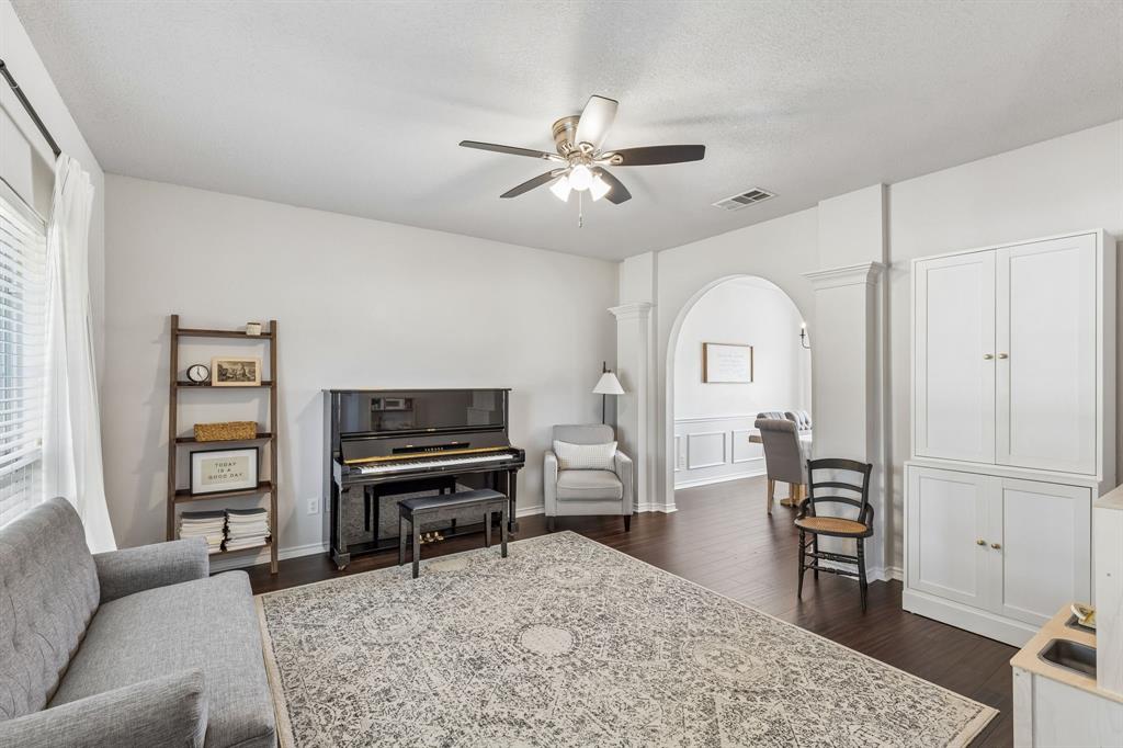 1532 Pine Bluff Drive Property Photo 3