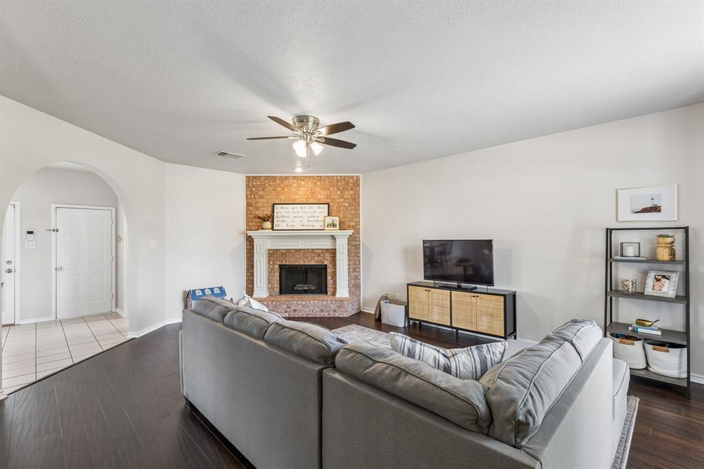 1532 Pine Bluff Drive Property Photo 7