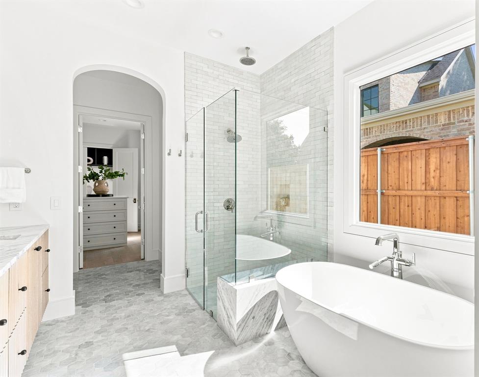 6454 Kenwood Avenue Property Photo 15