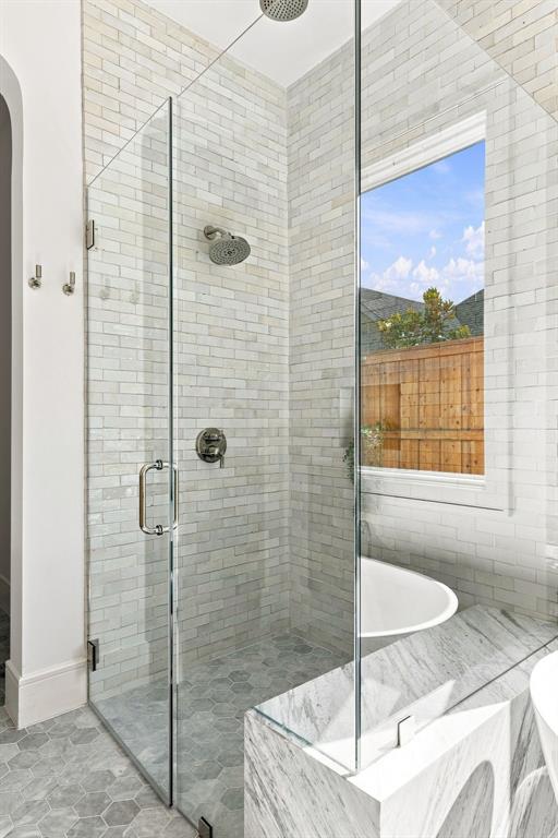 6454 Kenwood Avenue Property Photo 25