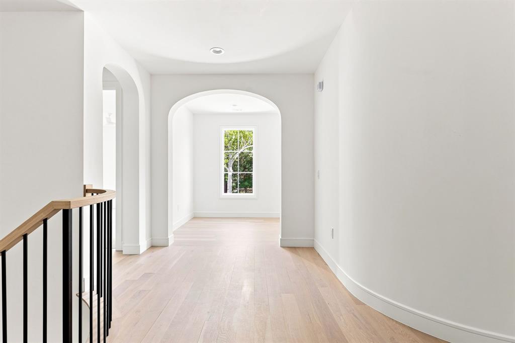 6454 Kenwood Avenue Property Photo 28