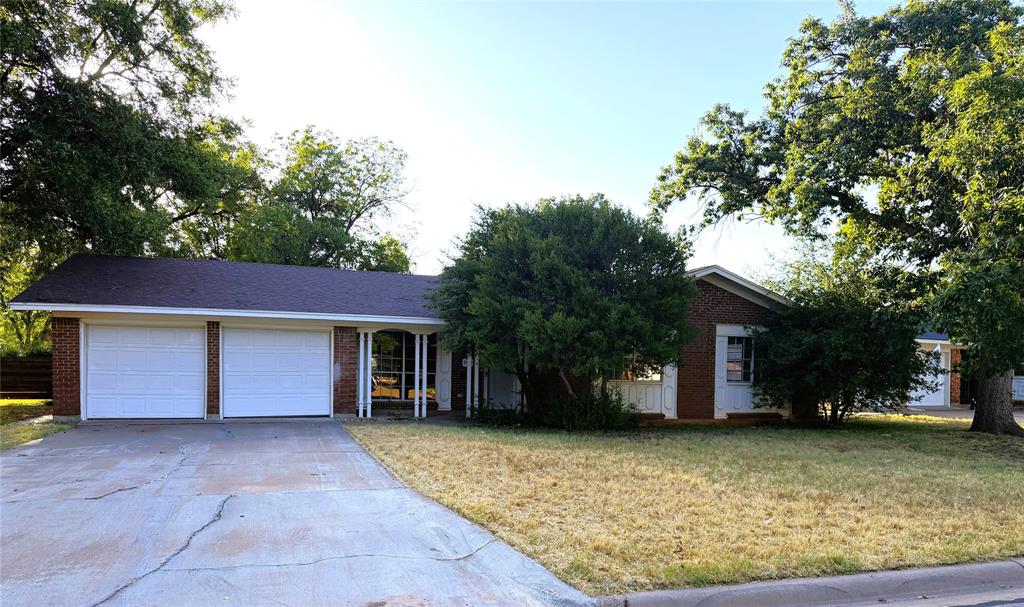 2509 Crescent Drive Property Photo 1