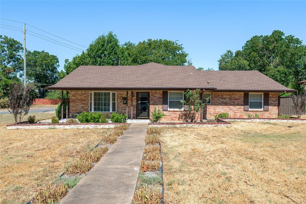 1423 W Shields Drive Property Photo 1