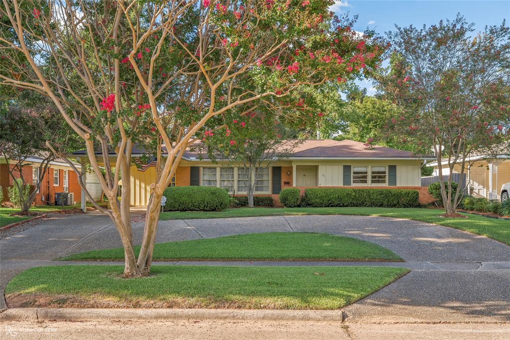 144 Kayla Street Property Photo 2