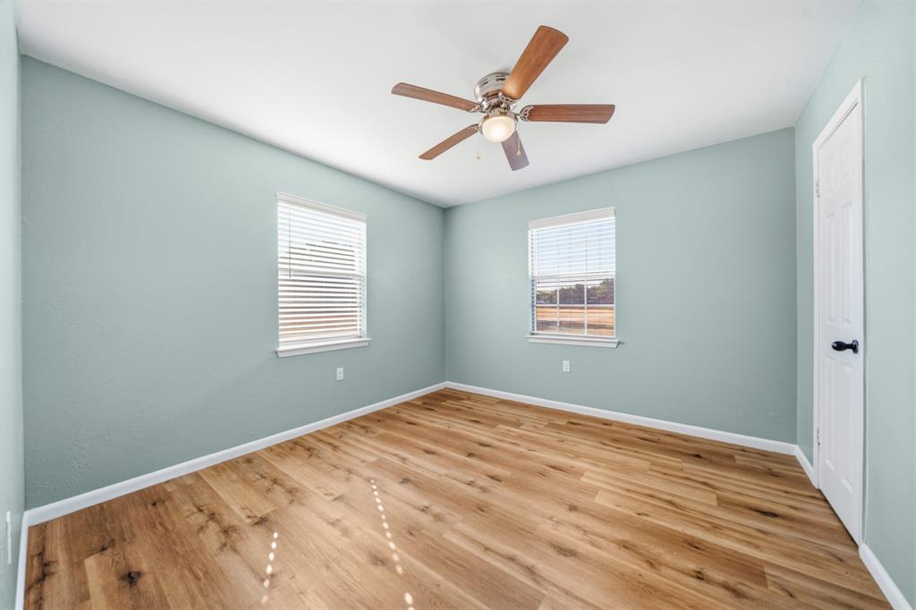 8707 E Highway 6 Property Photo 18