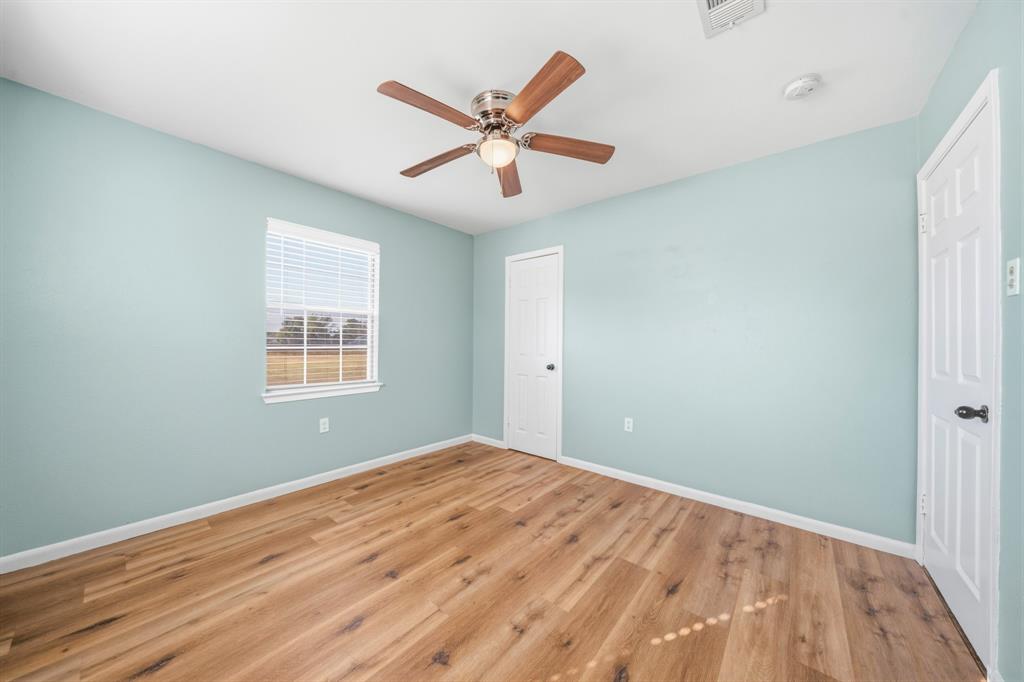 8707 E Highway 6 Property Photo 19