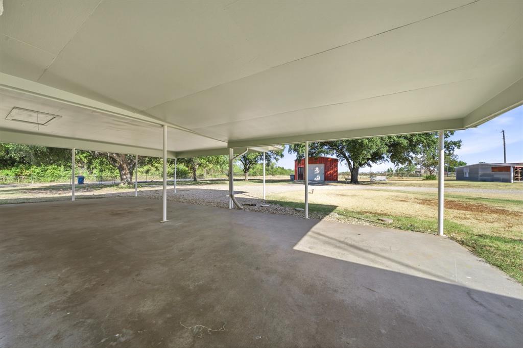 8707 E Highway 6 Property Photo 26