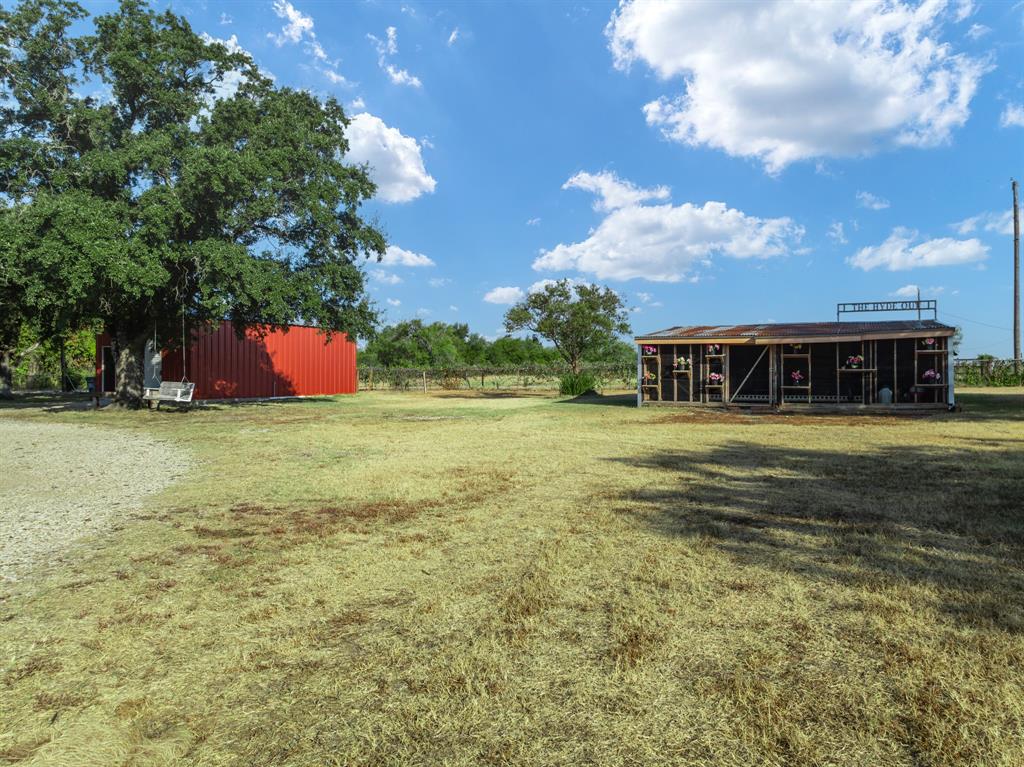 8707 E Highway 6 Property Photo 29