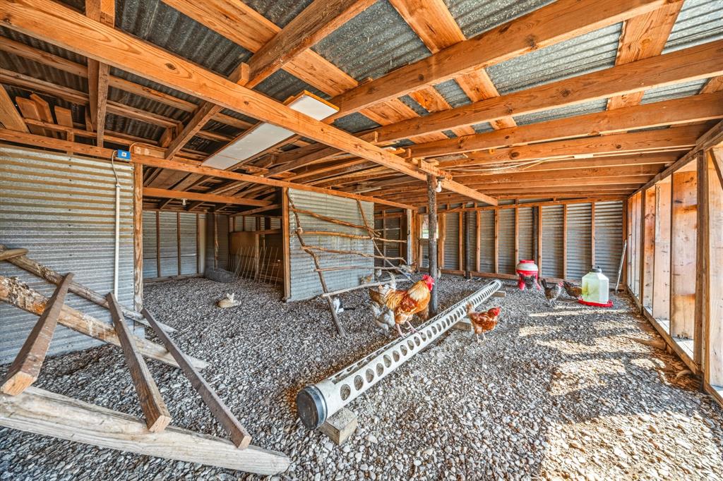 8707 E Highway 6 Property Photo 31