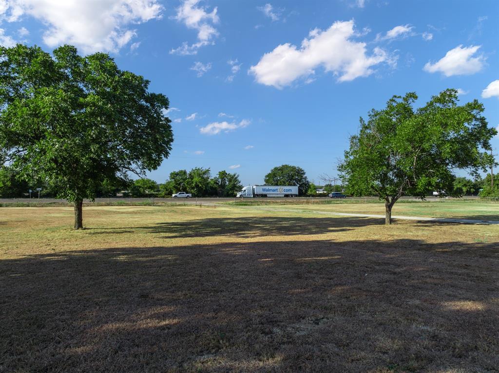 8707 E Highway 6 Property Photo 35