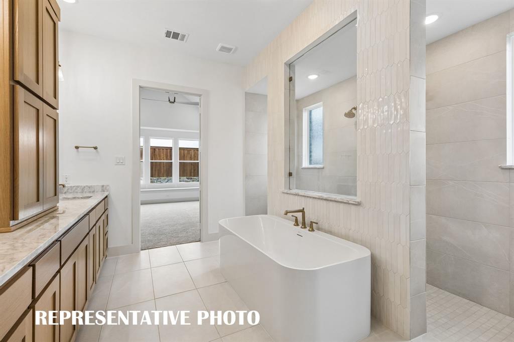 992 Stargrass Drive Property Photo 15