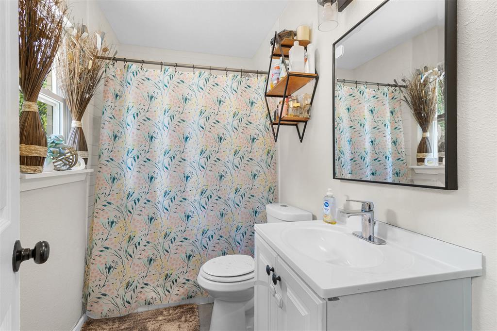 634 Midvale Drive Property Photo 10