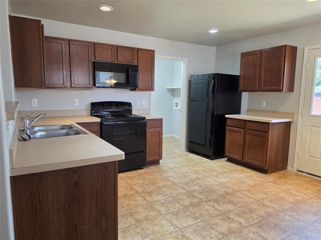 6012 Fantail Drive Property Photo 6