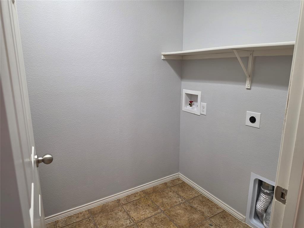 6012 Fantail Drive Property Photo 10