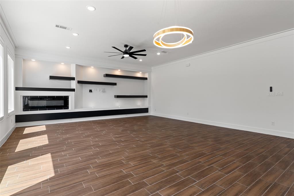9053 Quarry Hill Court Property Photo 3