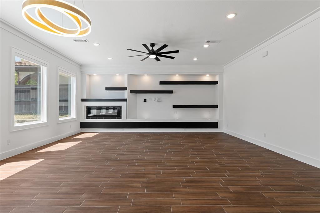 9053 Quarry Hill Court Property Photo 4