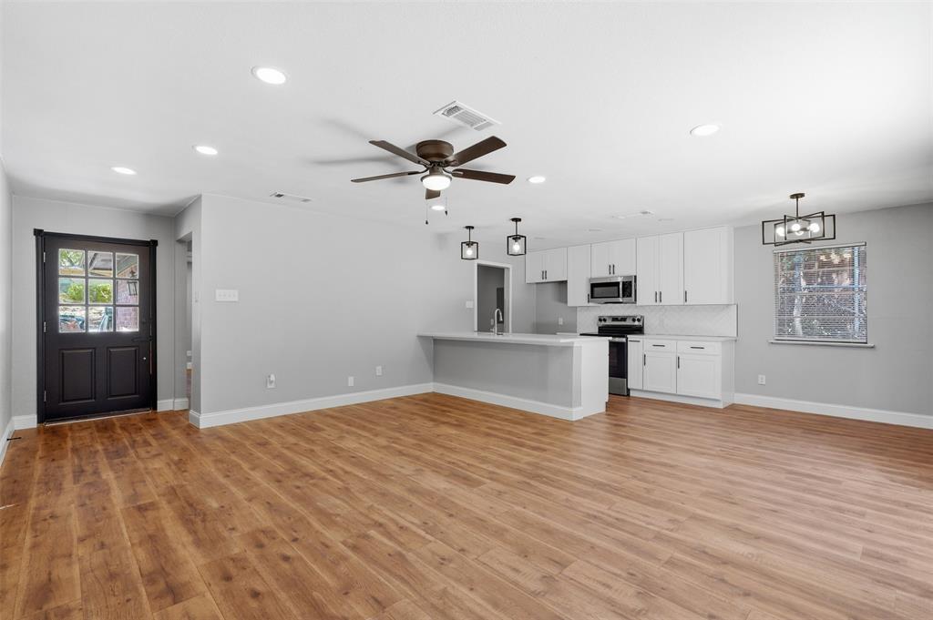 7024 Payte Lane Property Photo 3