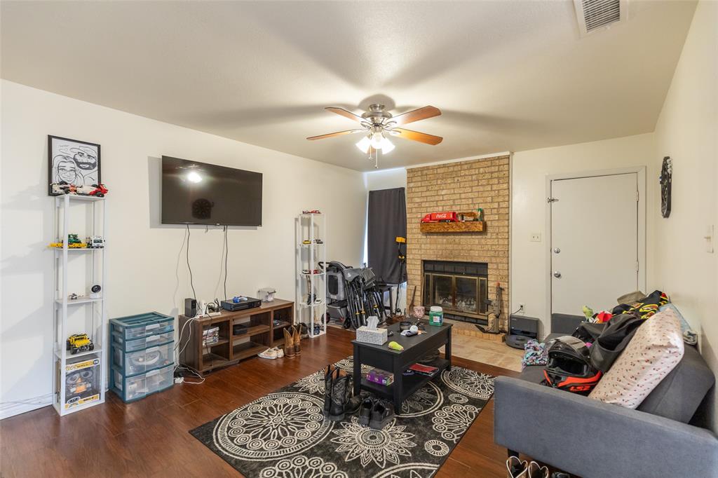 3801 Kellye Court Property Photo 3