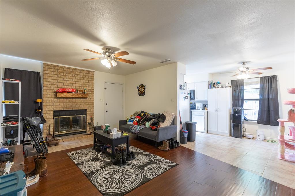3801 Kellye Court Property Photo 4