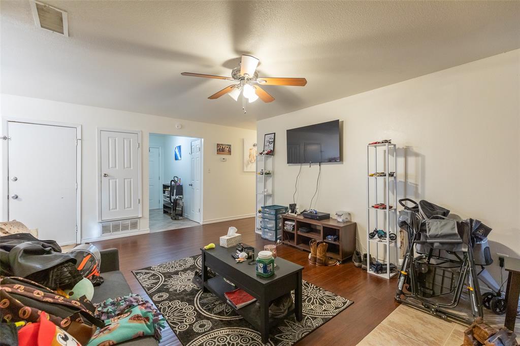 3801 Kellye Court Property Photo 5