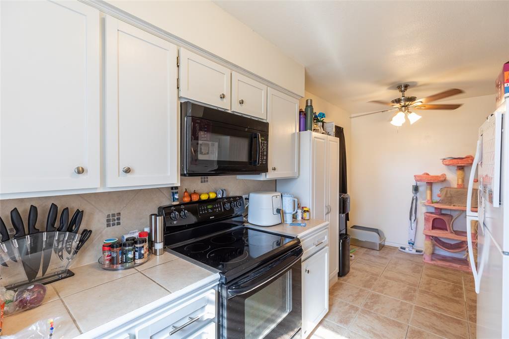 3801 Kellye Court Property Photo 8