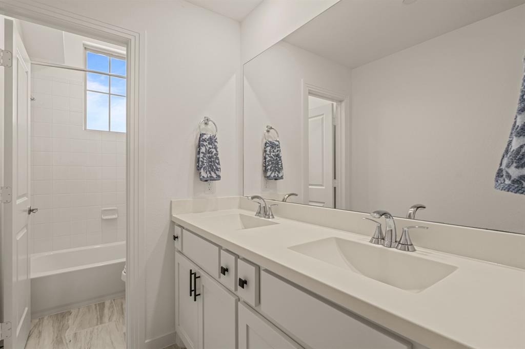 400 Blue Creek Cove Property Photo 18