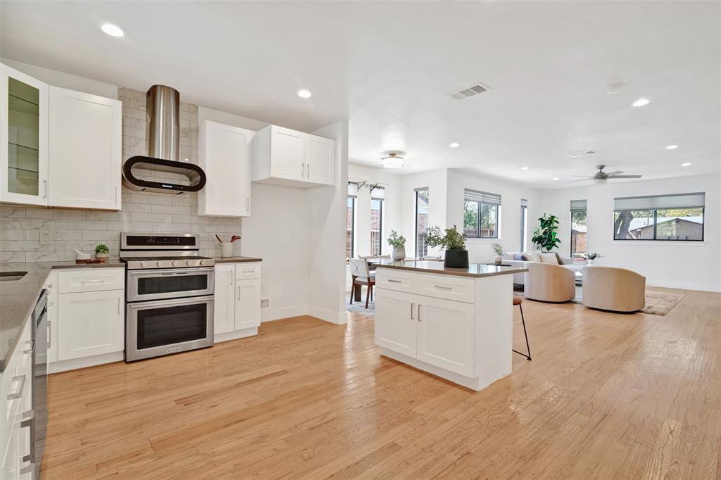 10827 Wallbrook Drive Property Photo 10