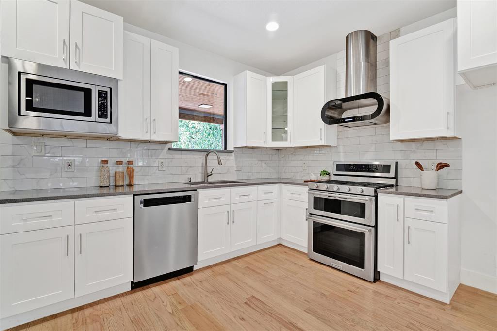 10827 Wallbrook Drive Property Photo 11