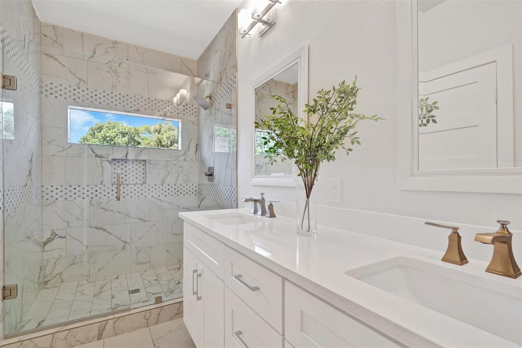 10827 Wallbrook Drive Property Photo 18