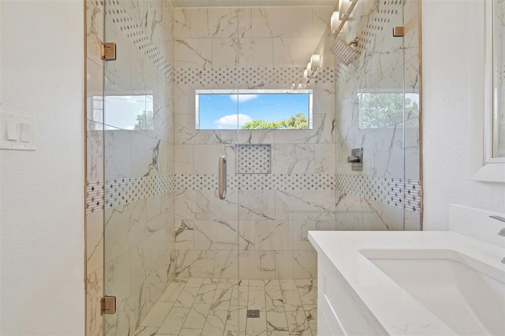 10827 Wallbrook Drive Property Photo 19