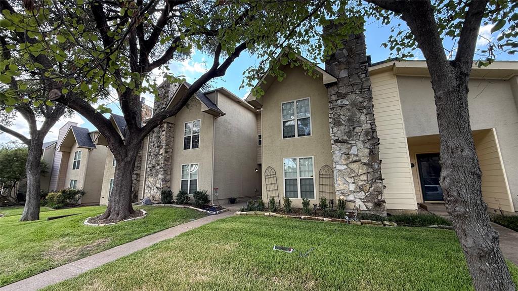9432 Timberleaf Drive Property Photo 4
