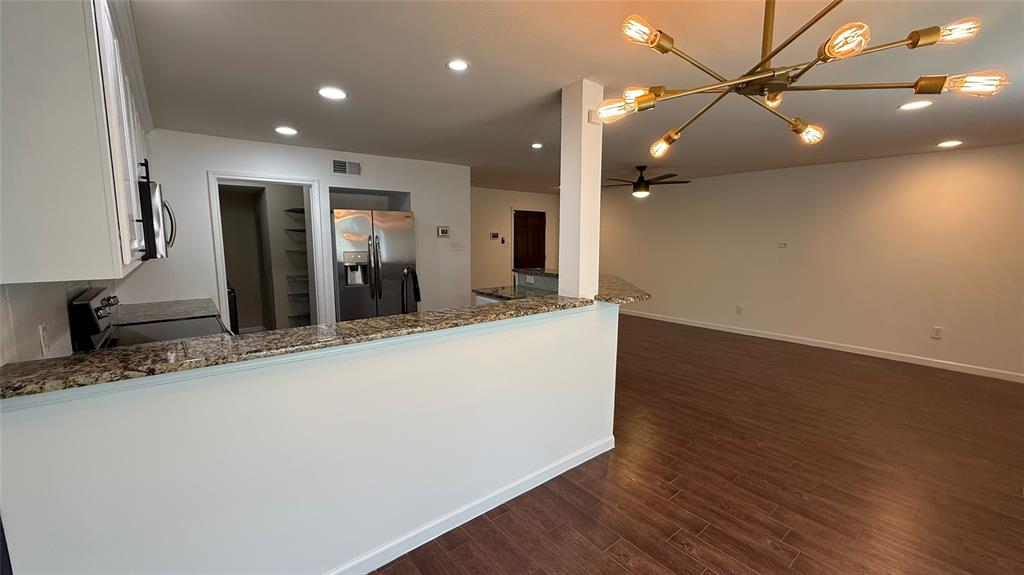 9432 Timberleaf Drive Property Photo 15