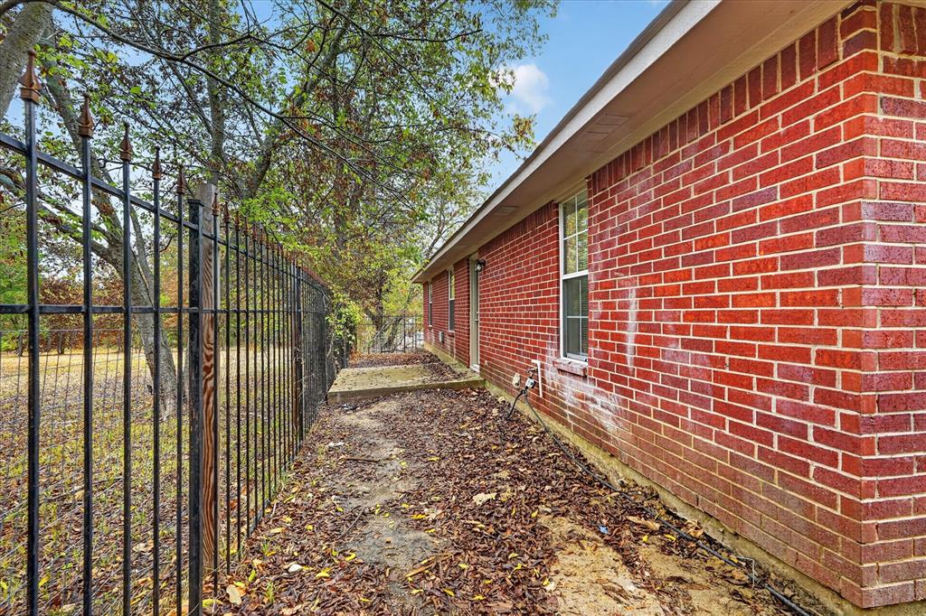 201 West Lane Property Photo 25