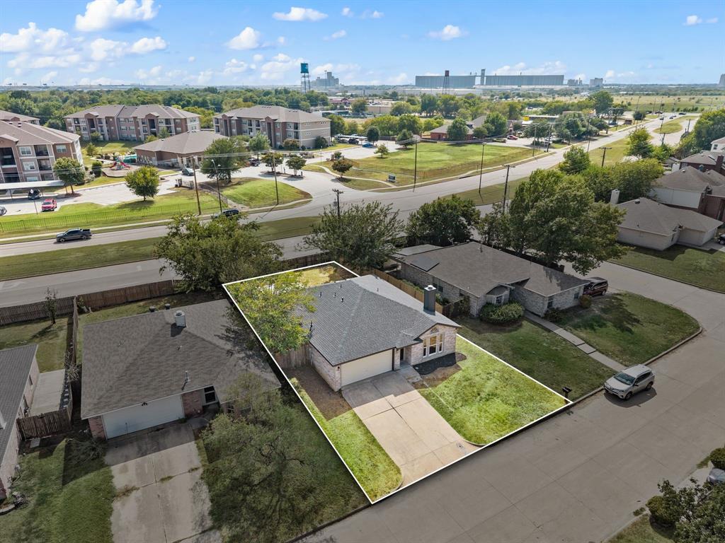 1804 Canyon Ridge Street Property Photo 3