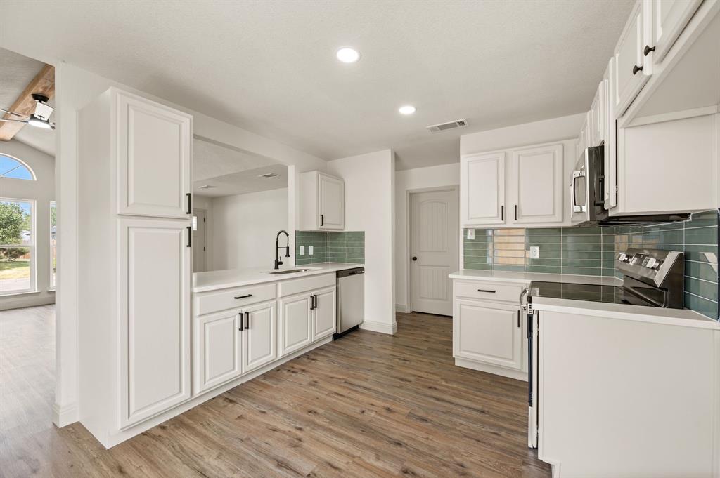 1804 Canyon Ridge Street Property Photo 12