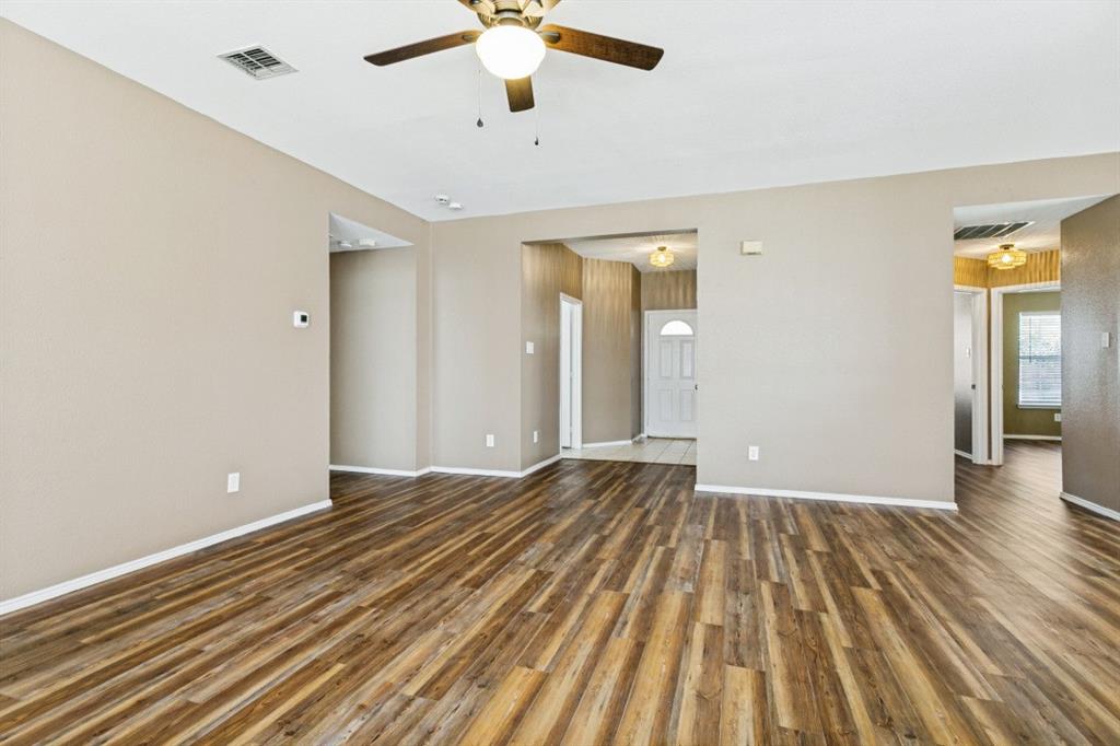 3012 Berkshire Lane Property Photo 8