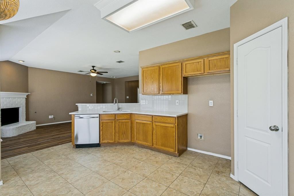 3012 Berkshire Lane Property Photo 12