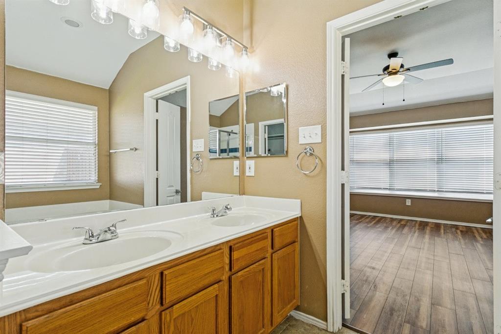 3012 Berkshire Lane Property Photo 18