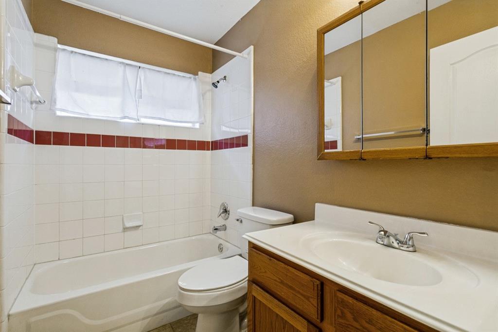 3012 Berkshire Lane Property Photo 21