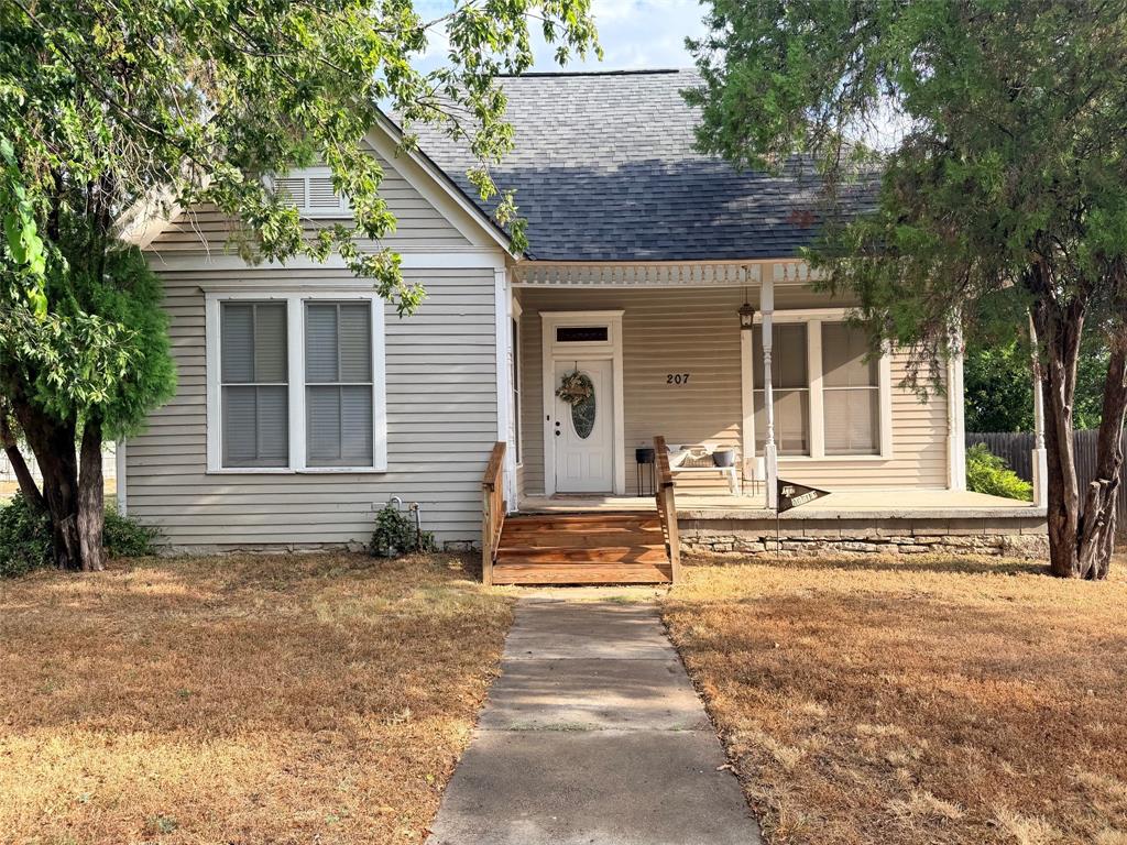 207 W Neely Avenue Property Photo 1