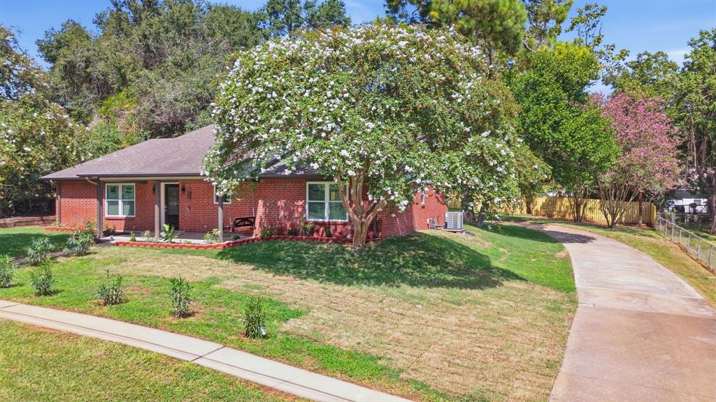 119 Stephanie Drive Property Photo 2