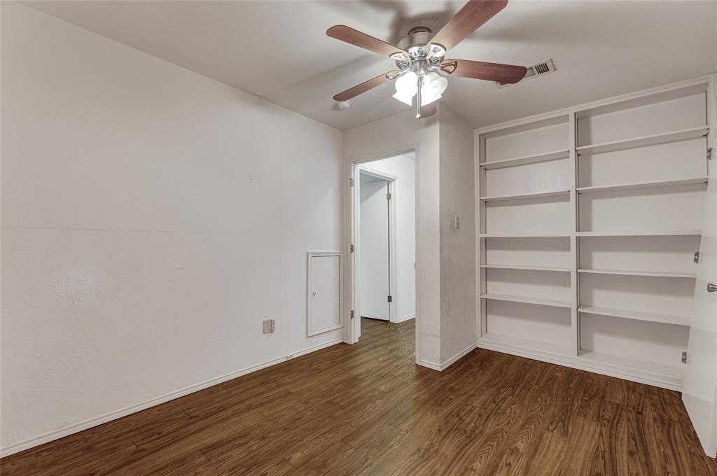 2802 Shady Grove Drive Property Photo 3