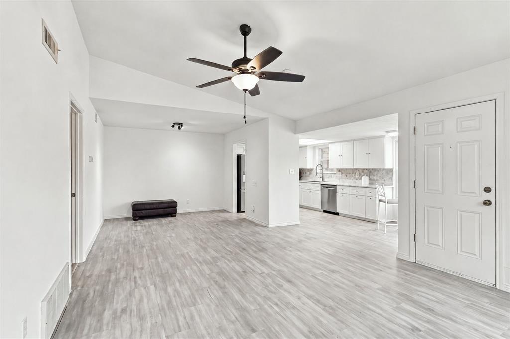 1518 El Camino Real Property Photo 4