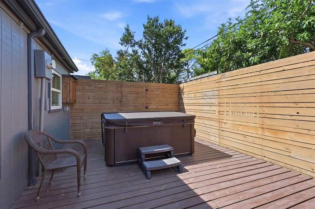 1518 El Camino Real Property Photo 9