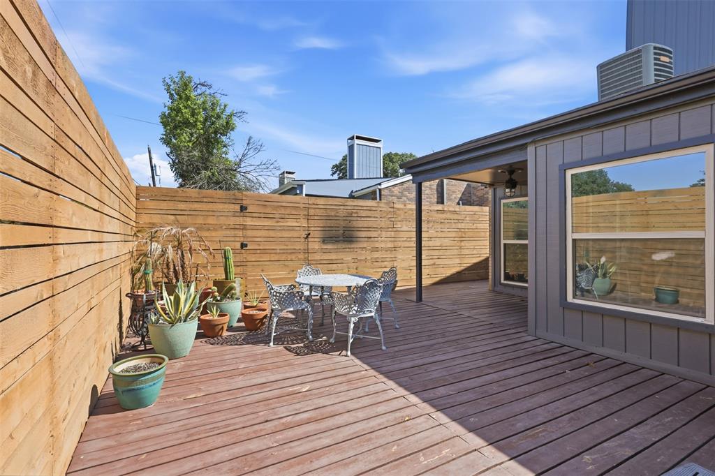 1518 El Camino Real Property Photo 10