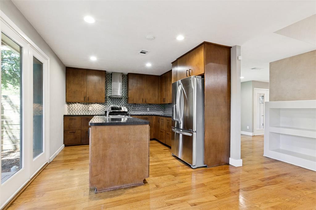 2937 Forest Hills Lane Property Photo 11