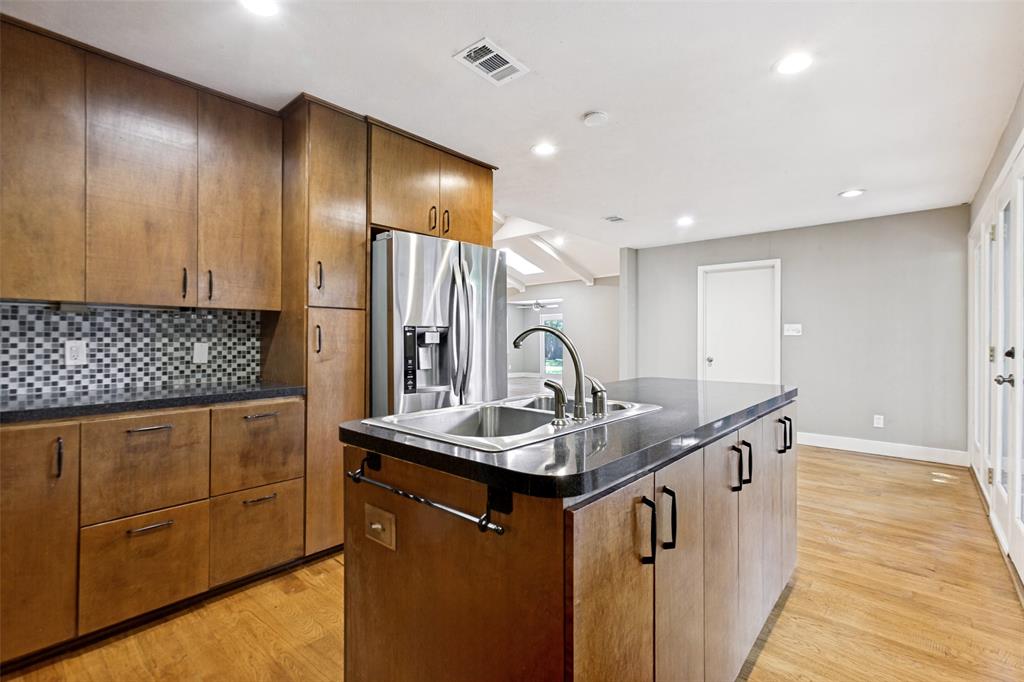2937 Forest Hills Lane Property Photo 12