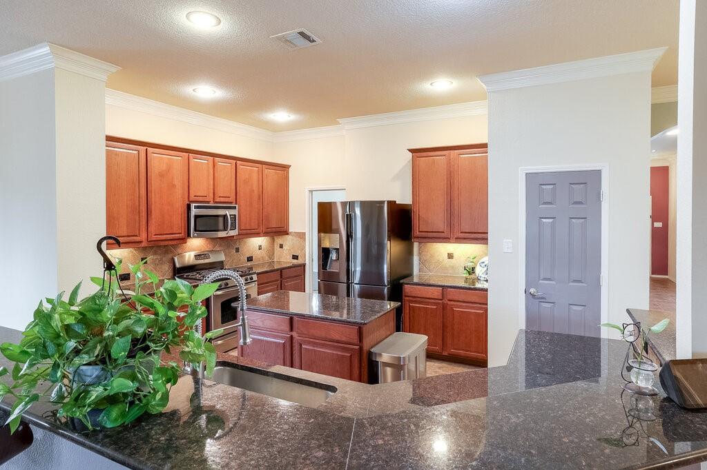 2815 Fox Creek Trail Property Photo 10