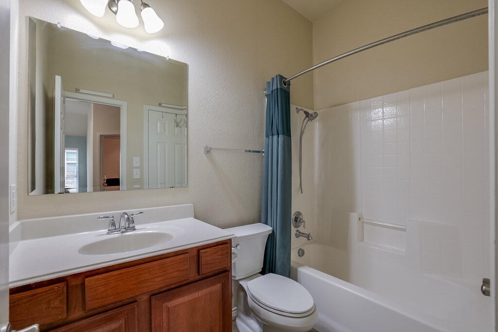 2815 Fox Creek Trail Property Photo 24